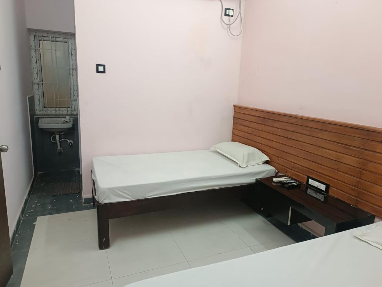 Sgs Residency Villa Tirupati Bagian luar foto