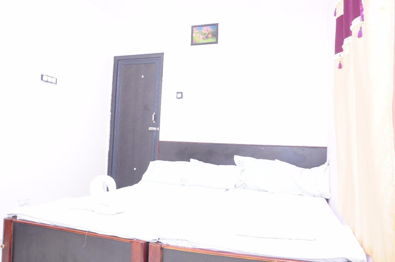 Sgs Residency Villa Tirupati Bagian luar foto